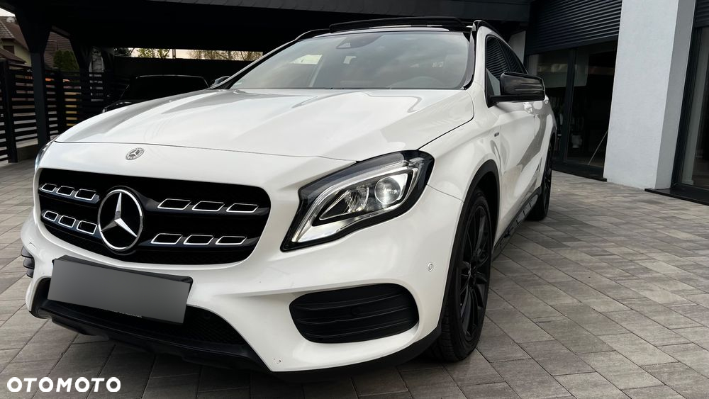 Mercedes-Benz GLA 200 7G-DCT AMG Line - 34