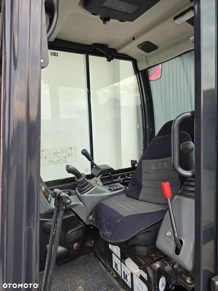 Yanmar SV26 - 11