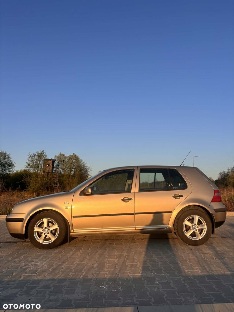 Volkswagen Golf 1.6 Q - 2