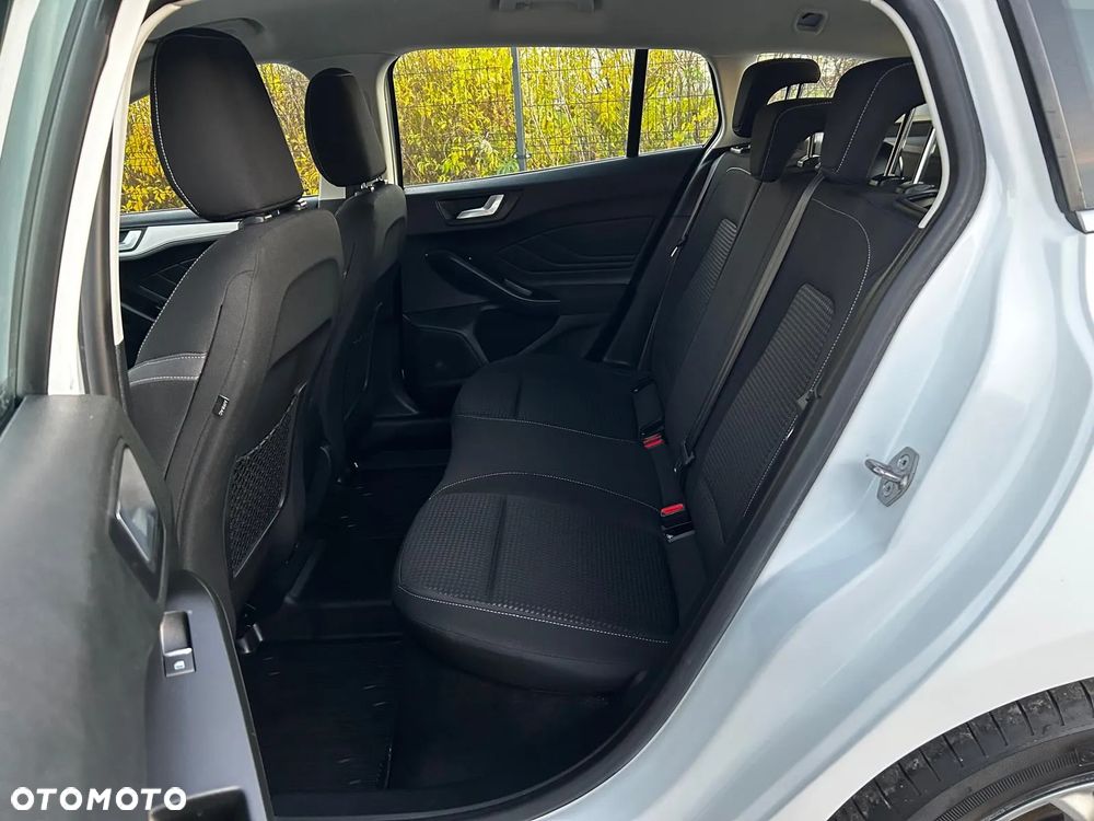 Ford Focus - 34
