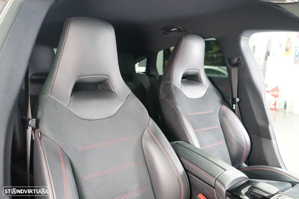 Mercedes-Benz CLA 180 7G-DCT AMG Line - 35