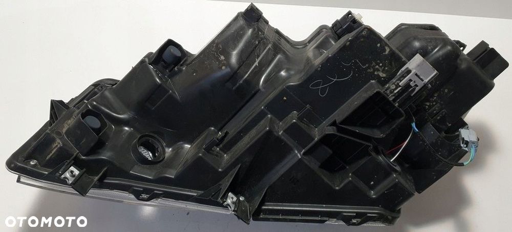 Suzuki Vitara III Reflektor Prawy KOITO 100-7R16 - 2