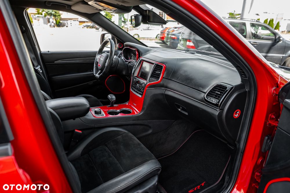 Jeep Grand Cherokee SRT8 - 23
