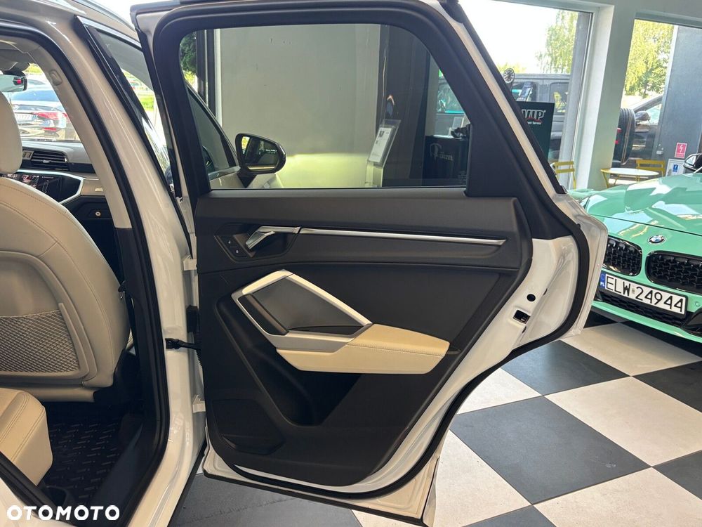 Audi Q3 Sportback - 32