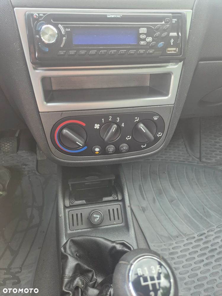 Opel Corsa - 8