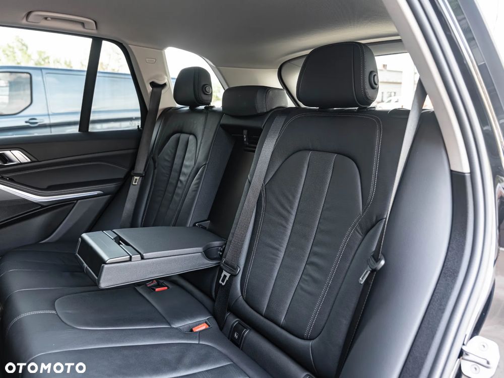 BMW X5 xDrive25d Sport-Aut - 24