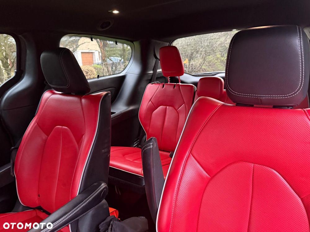 Chrysler Pacifica - 22