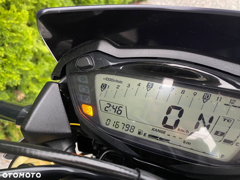 Suzuki GSX - 29