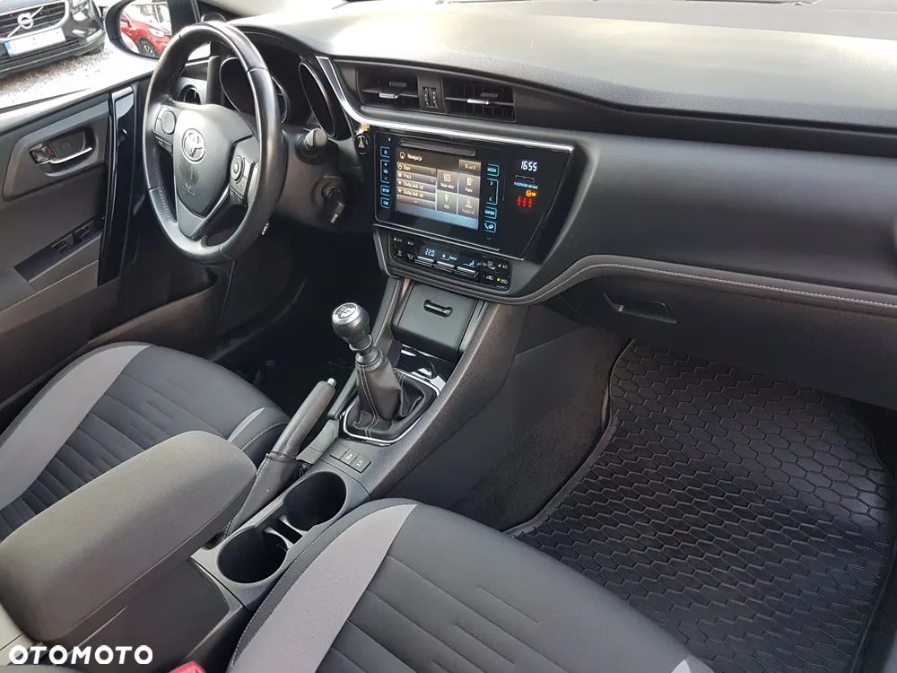 Toyota Auris 1.2 Turbo Comfort - 24