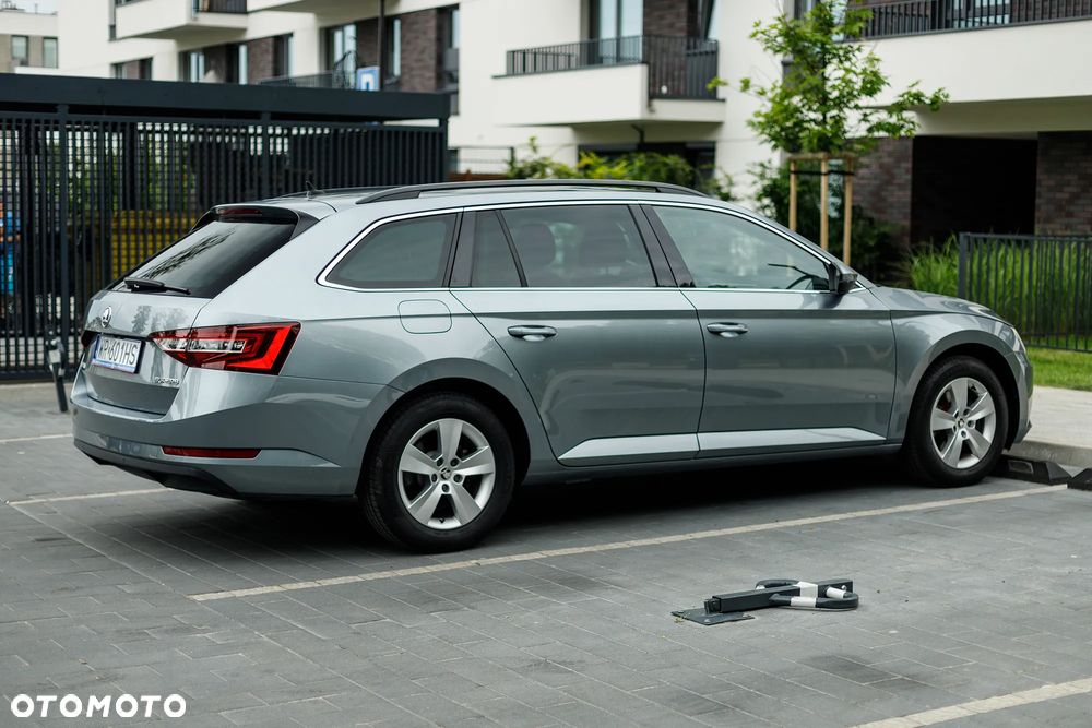 Skoda Superb 2.0 TDI Sportline - 14