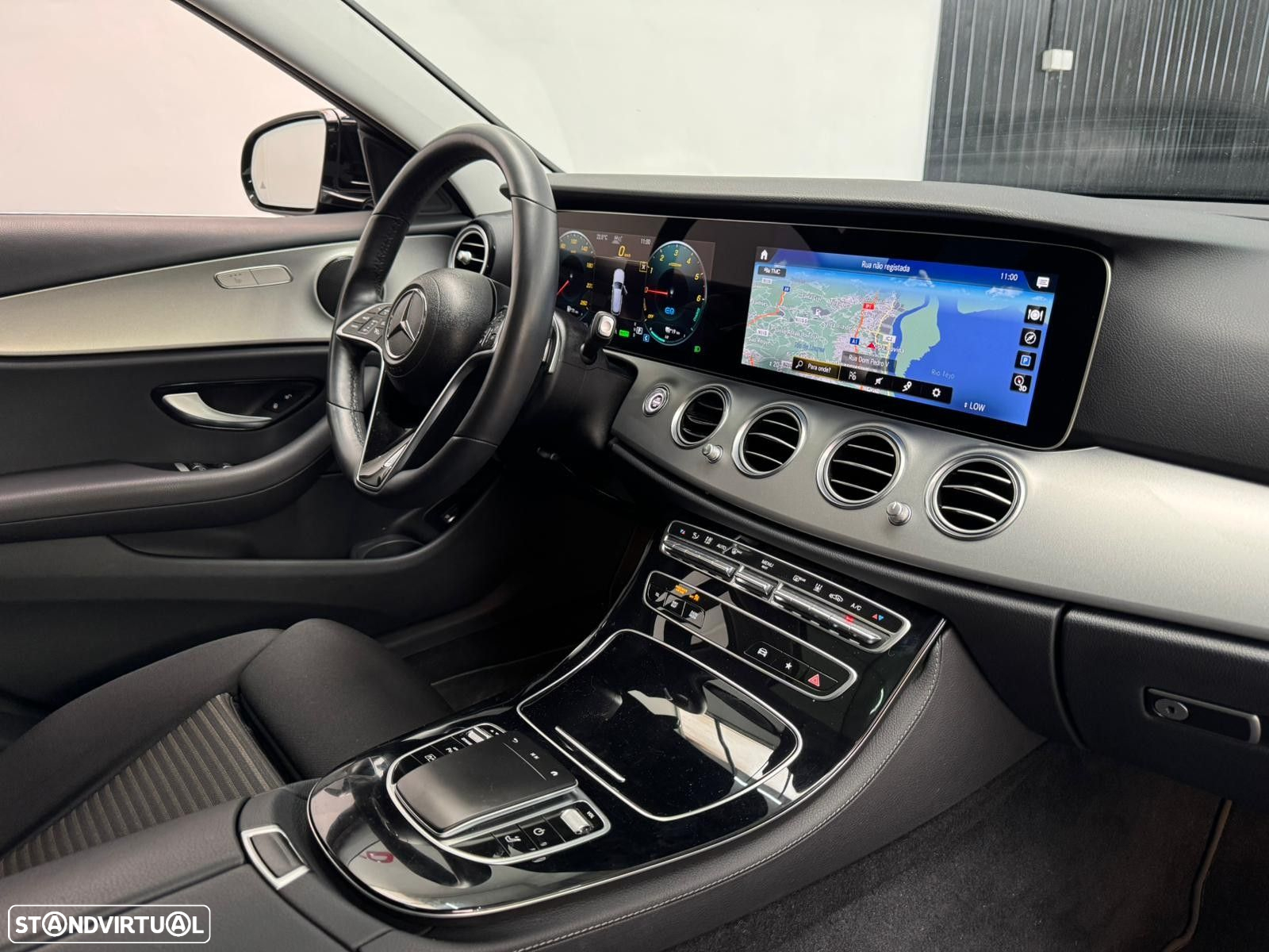 Mercedes-Benz E 300 e Exclusive Line - 26