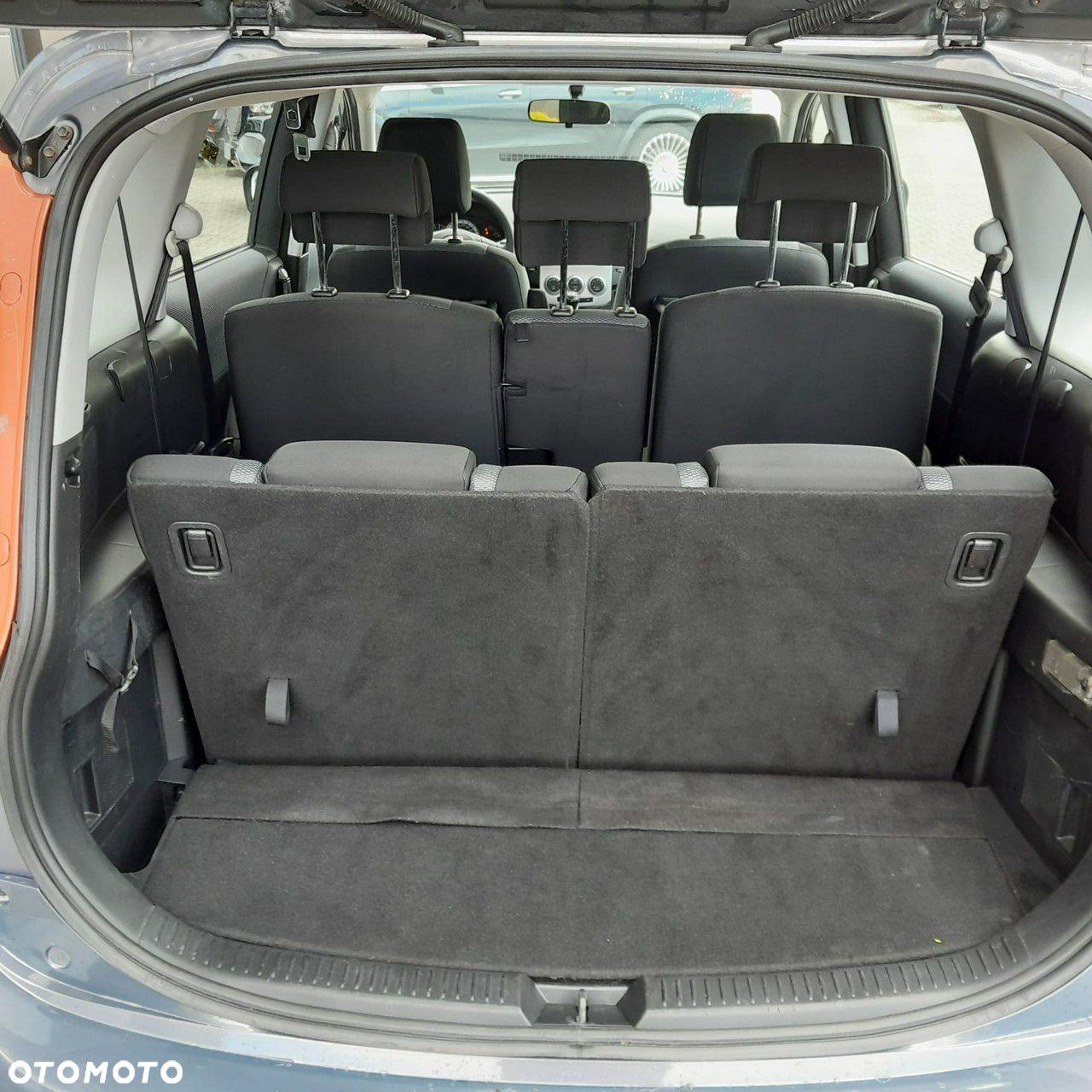 Mazda 5 - 6