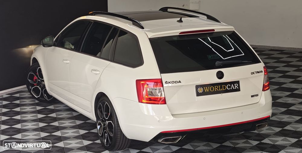 Skoda Octavia 2.0 TDI DSG RS - 32