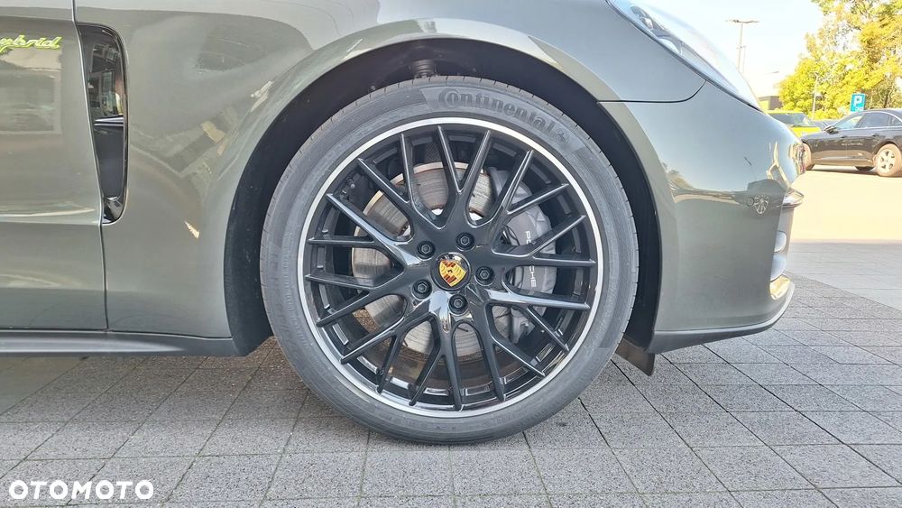 Porsche Panamera 4 E-Hybrid - 13
