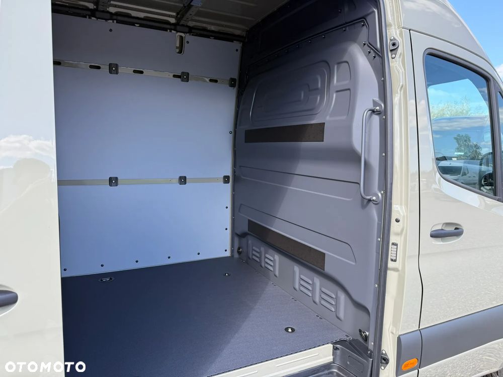 Mercedes-Benz Sprinter - 36