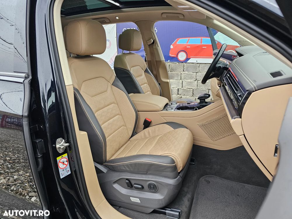 Volkswagen Touareg V6 TDI 4MOTION R-Line - 29