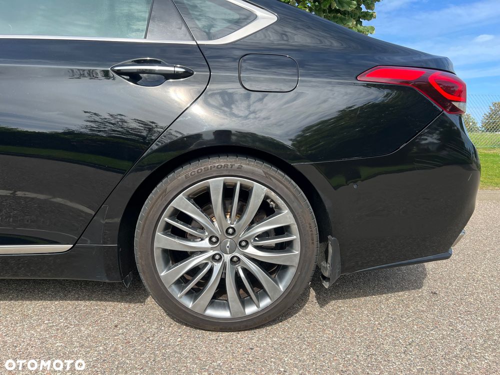 Hyundai Genesis - 11