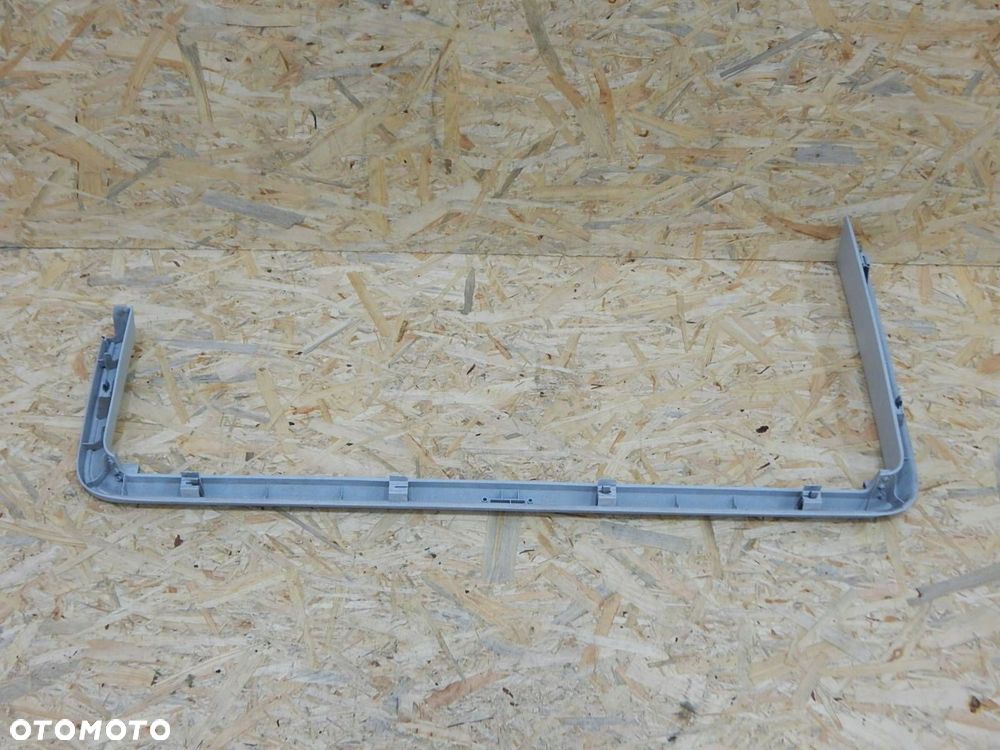 vw t5 multivan listwa ramka osłona drzwi przesuwnych okna prawa 7h5867624c - 4