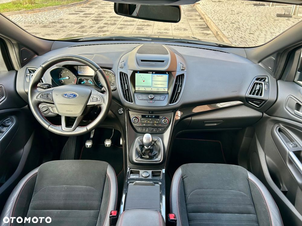 Ford Kuga 1.5 EcoBoost 2x4 ST-Line - 26