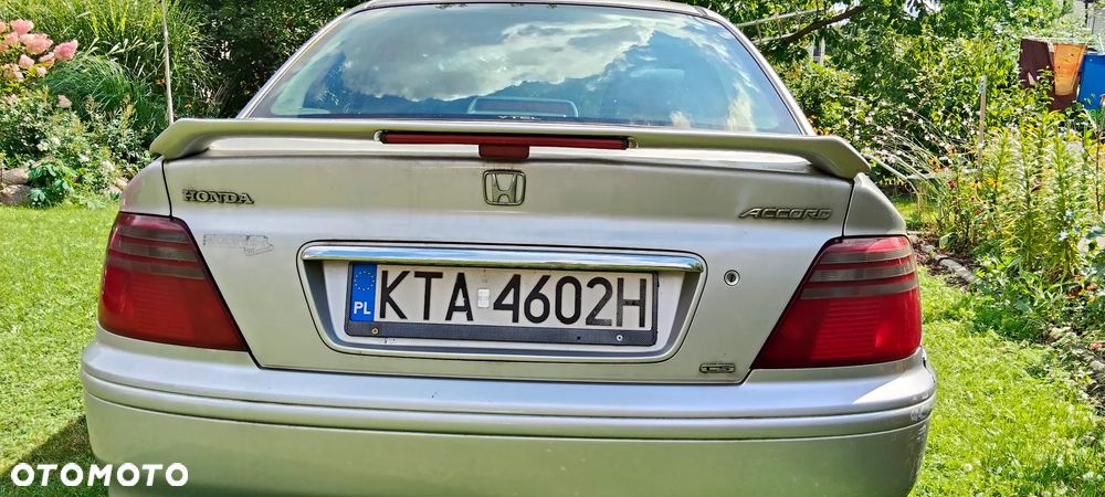 Honda Accord 1.8i S - 6