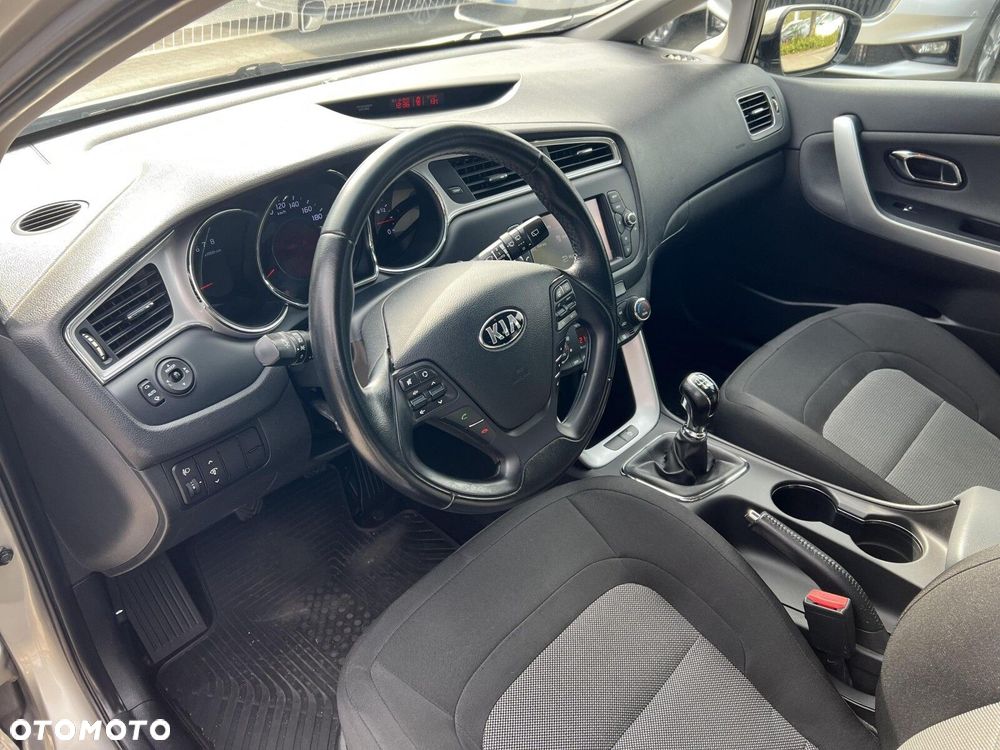 Kia Ceed Cee'd 1.6 GDI M - 16