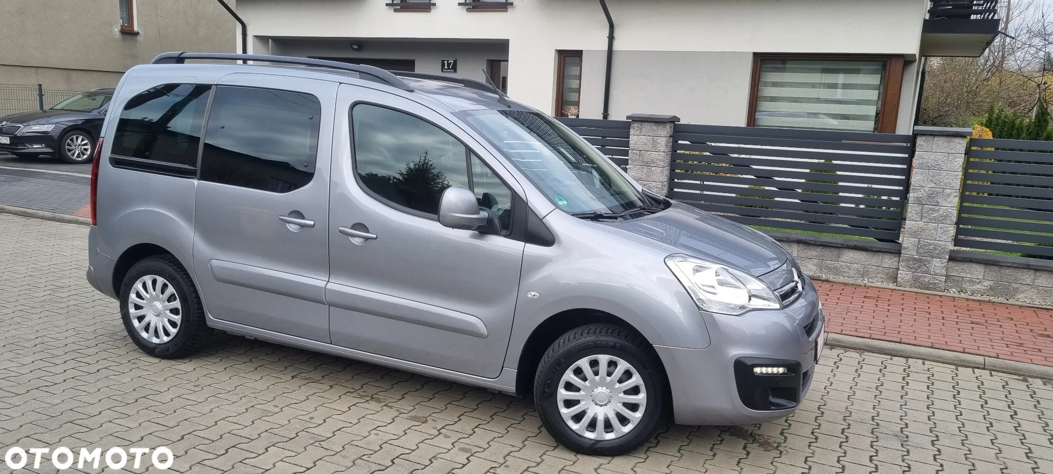 Citroën Berlingo Multispace PureTech 110 SELECTION - 11