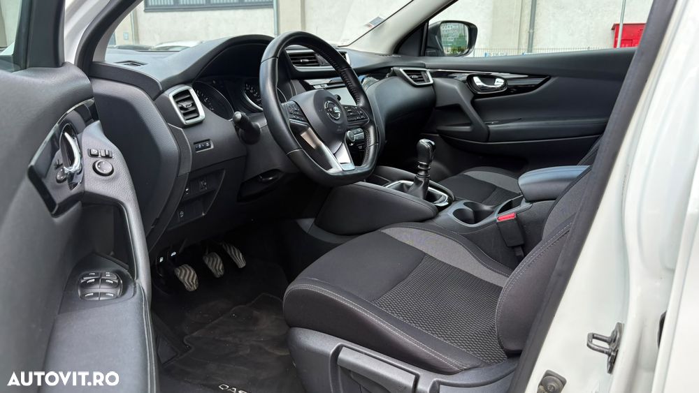 Nissan Qashqai - 25