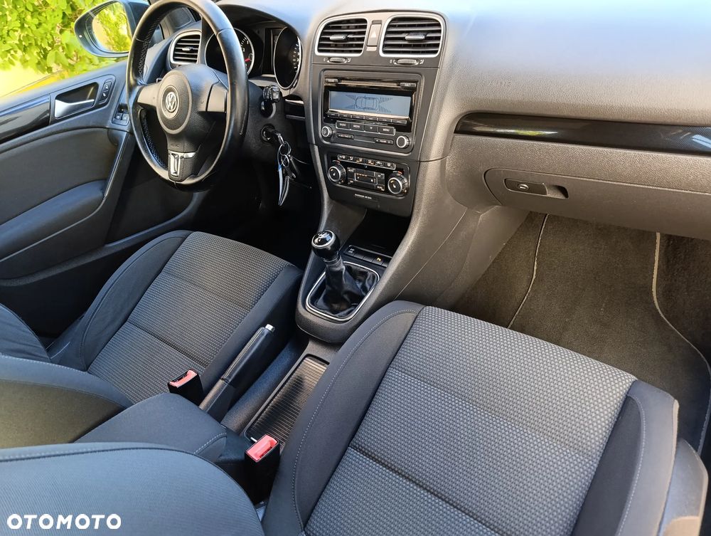 Volkswagen Golf - 6