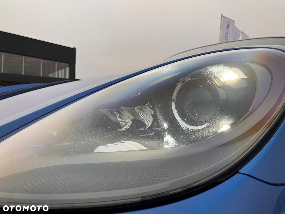 Porsche 718 Cayman - 17