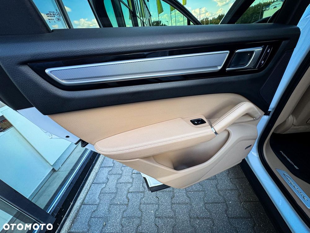 Porsche Cayenne Platinum Edition - 27