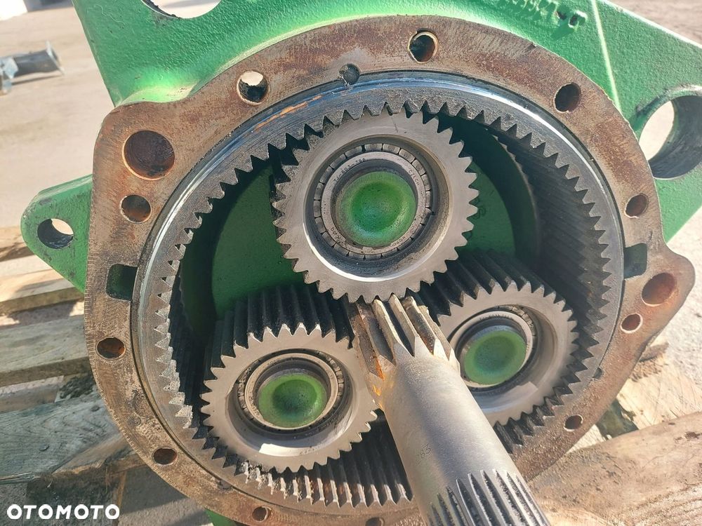ZWOLNICA PRAWA OBUDOWA AL227379 TRYB SATELIT AL221092 JOHN DEERE 6110R - 2