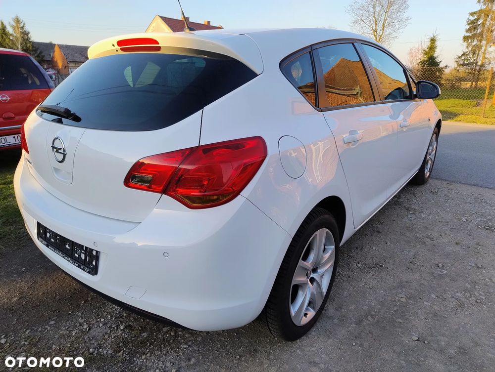 Opel Astra 1.6 ECOFLEX Start/Stop Color Edition - 4