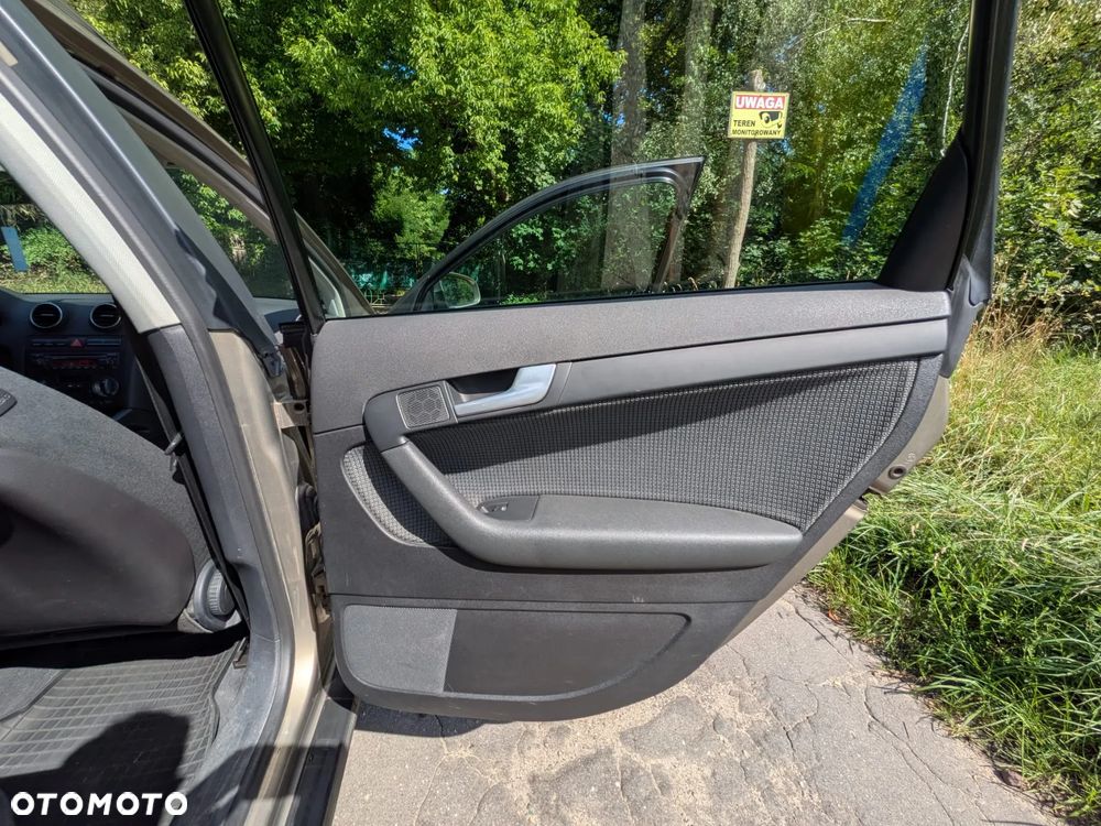 Audi A3 Sportback 1.6 FSI Ambiente - 16