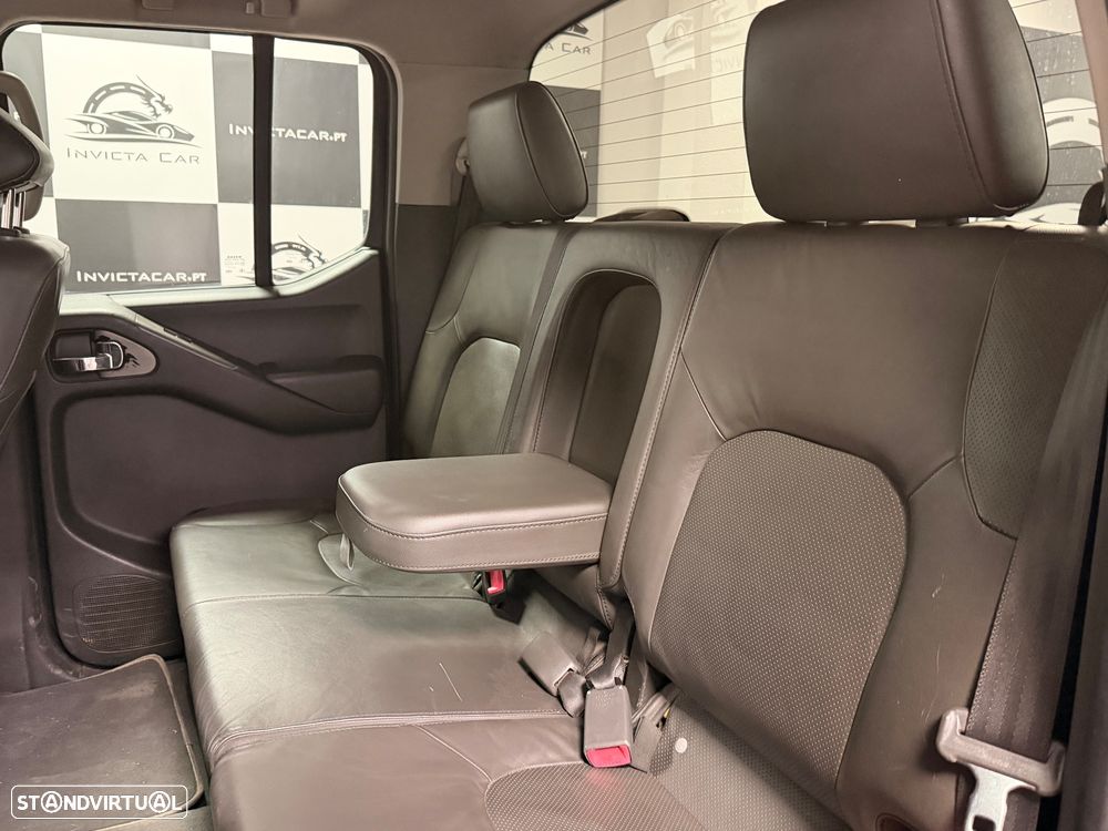 Nissan Navara 2.5 dCi CD LE Premium AT - 42
