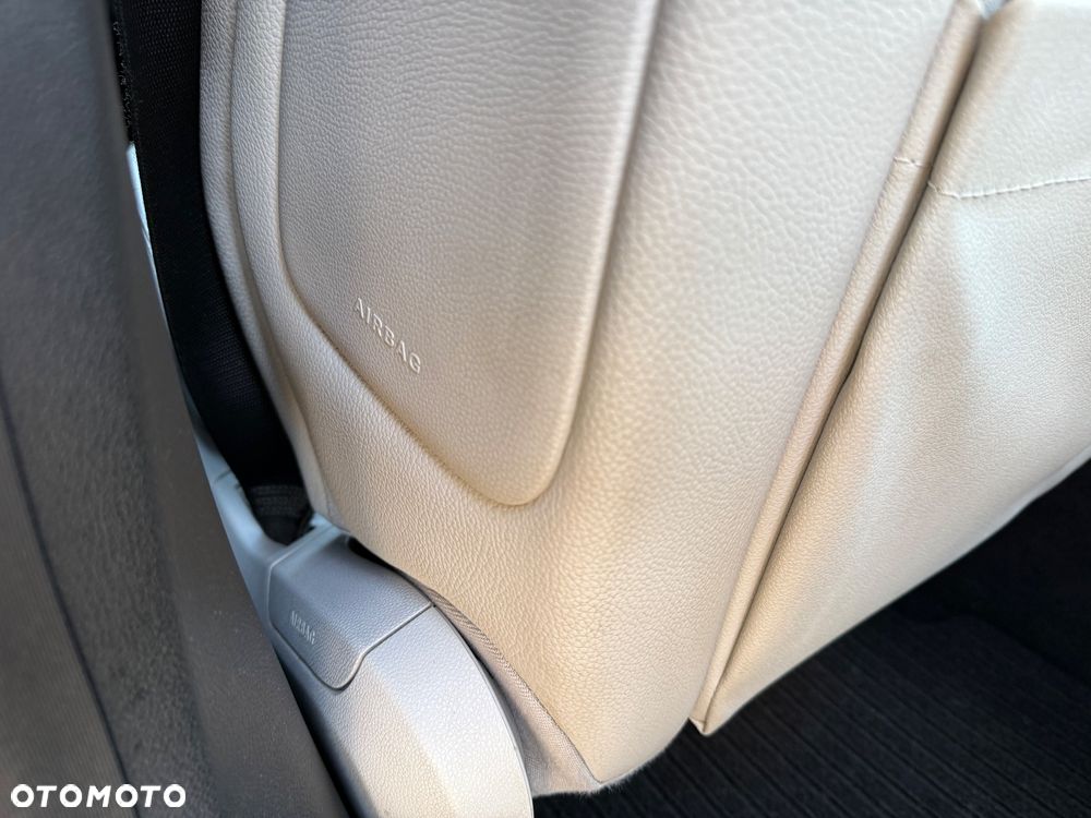 Mercedes-Benz Klasa E 220 CDI DPF BlueEFFICIENCY Automatik Avantgarde - 18