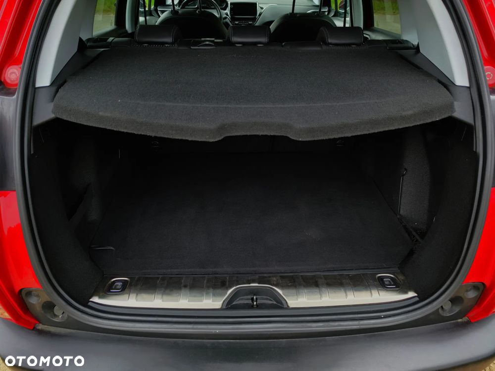 Peugeot 2008 BlueHDi 130 EAT8 GT Pack - 14