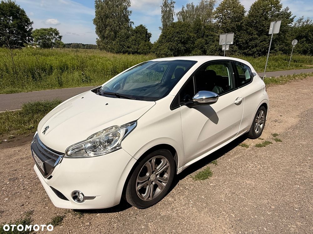 Peugeot 208 - 17