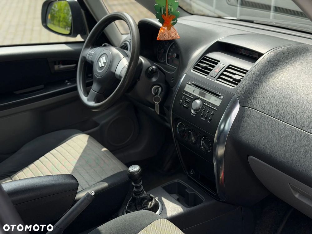 Suzuki SX4 1.6 DDiS Comfort - 28
