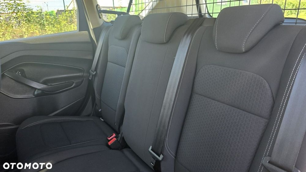 Ford Kuga - 13