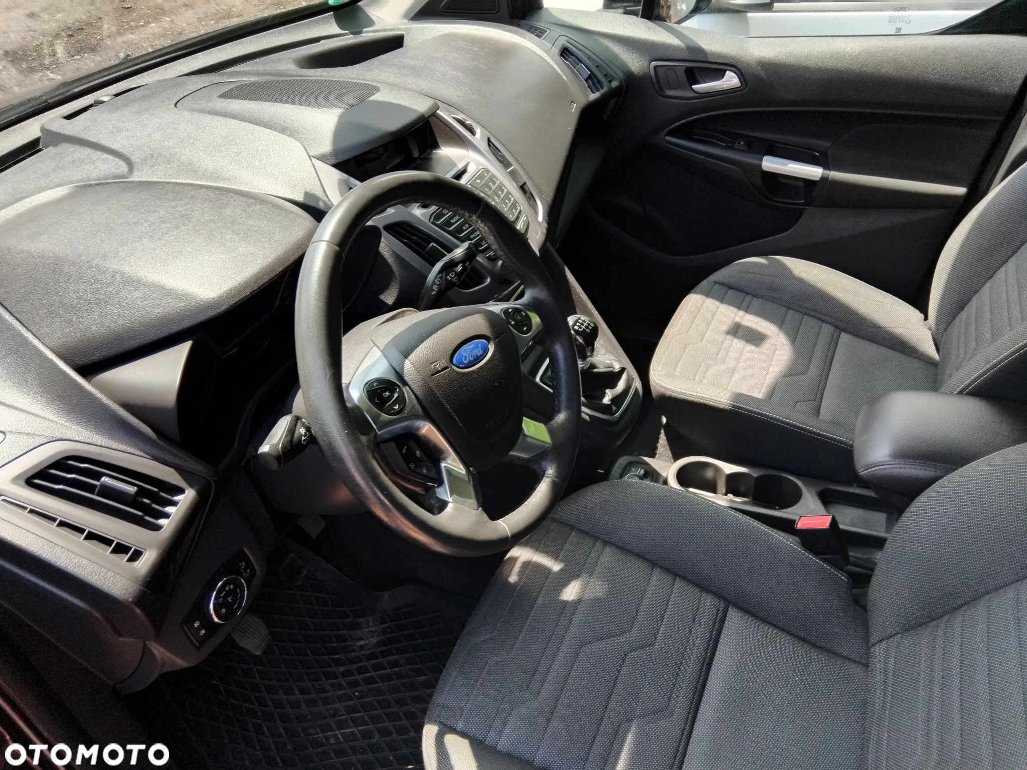 Ford Tourneo Connect 1.5 TDCi Start-Stop Titanium - 23