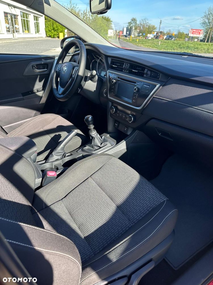 Toyota Auris 1.6 Executive - 7