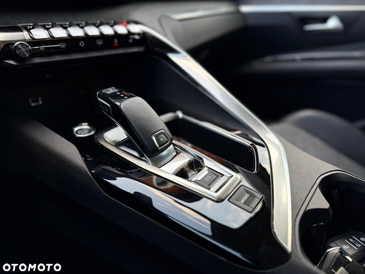 Peugeot 3008 1.2 PureTech GPF Allure S&S EAT8 - 20