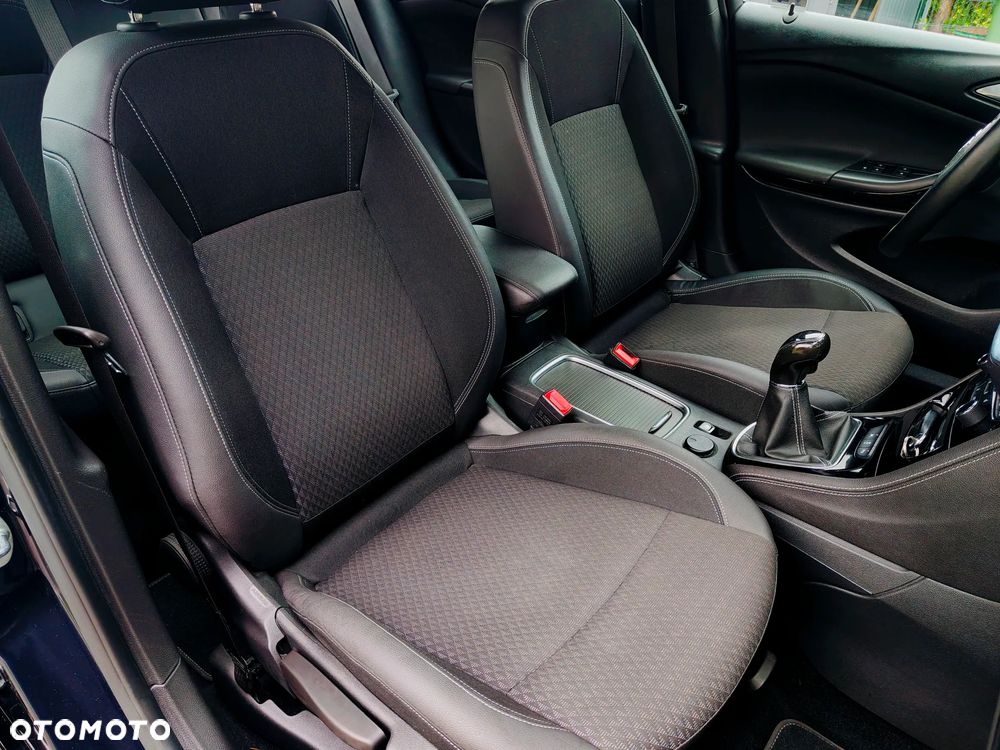 Opel Astra 1.4 Turbo Innovation - 33