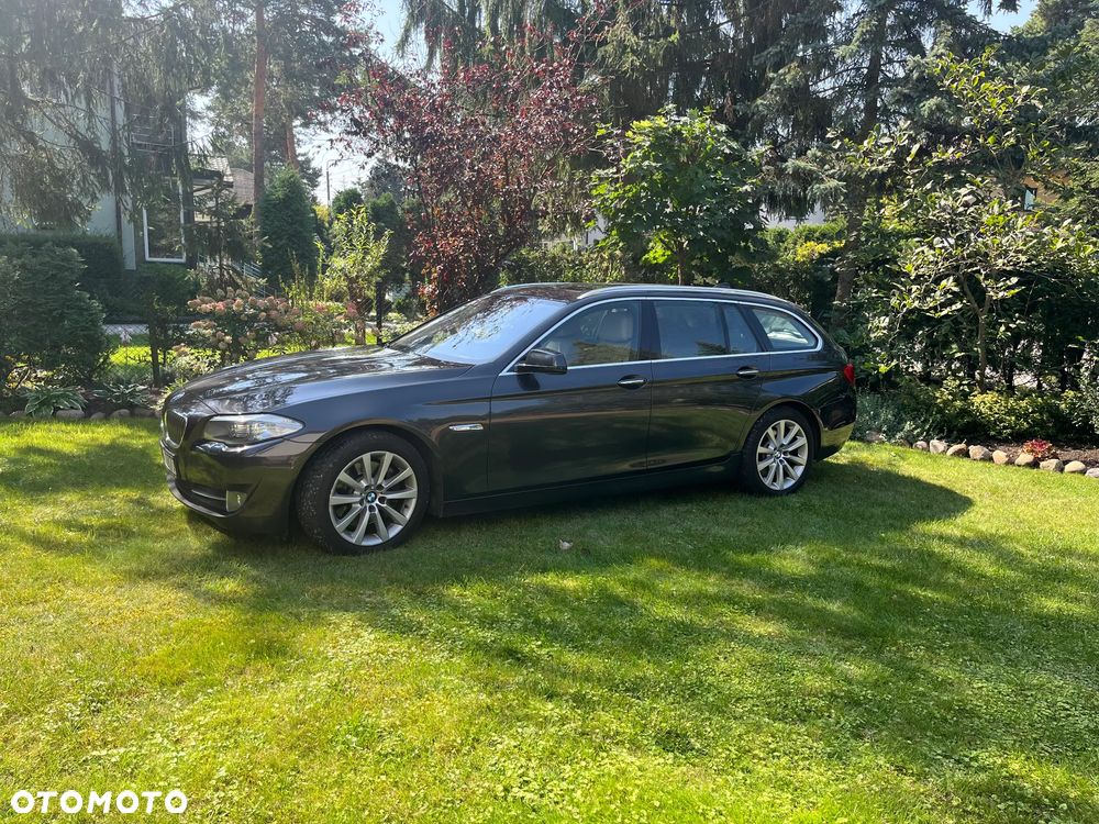 BMW Seria 5 525d xDrive - 1