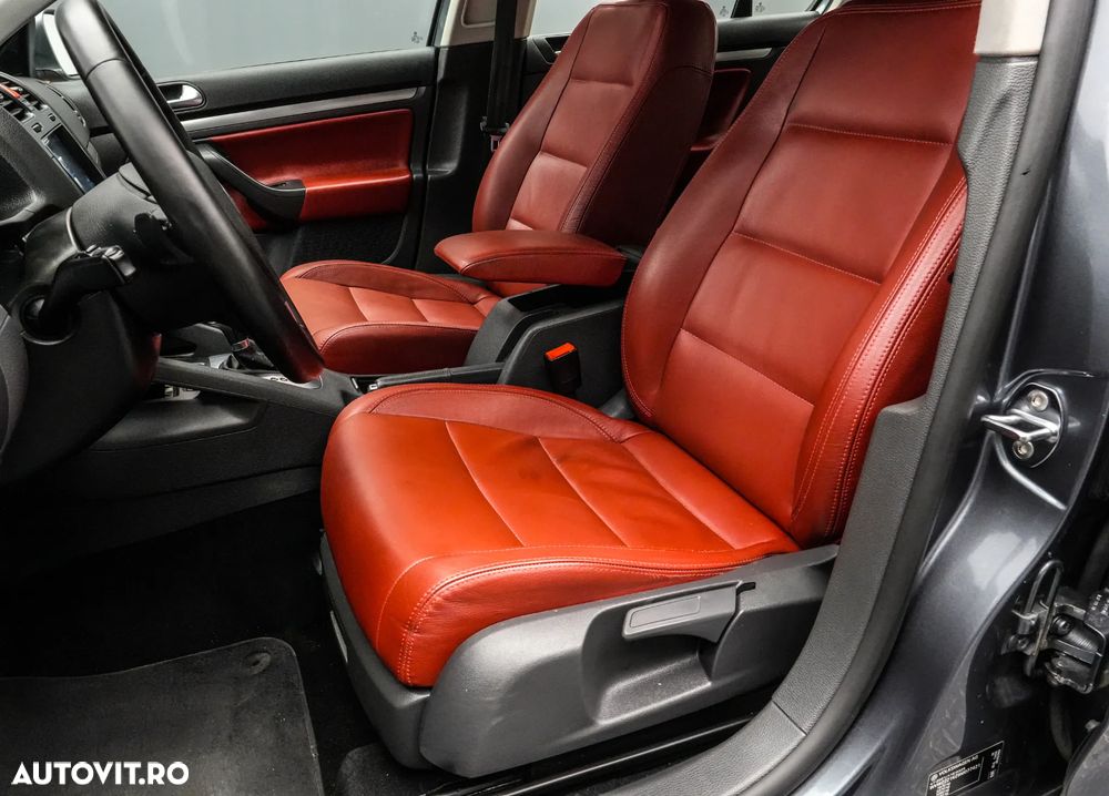 Volkswagen Jetta 1.9 TDI Sportline DSG - 13