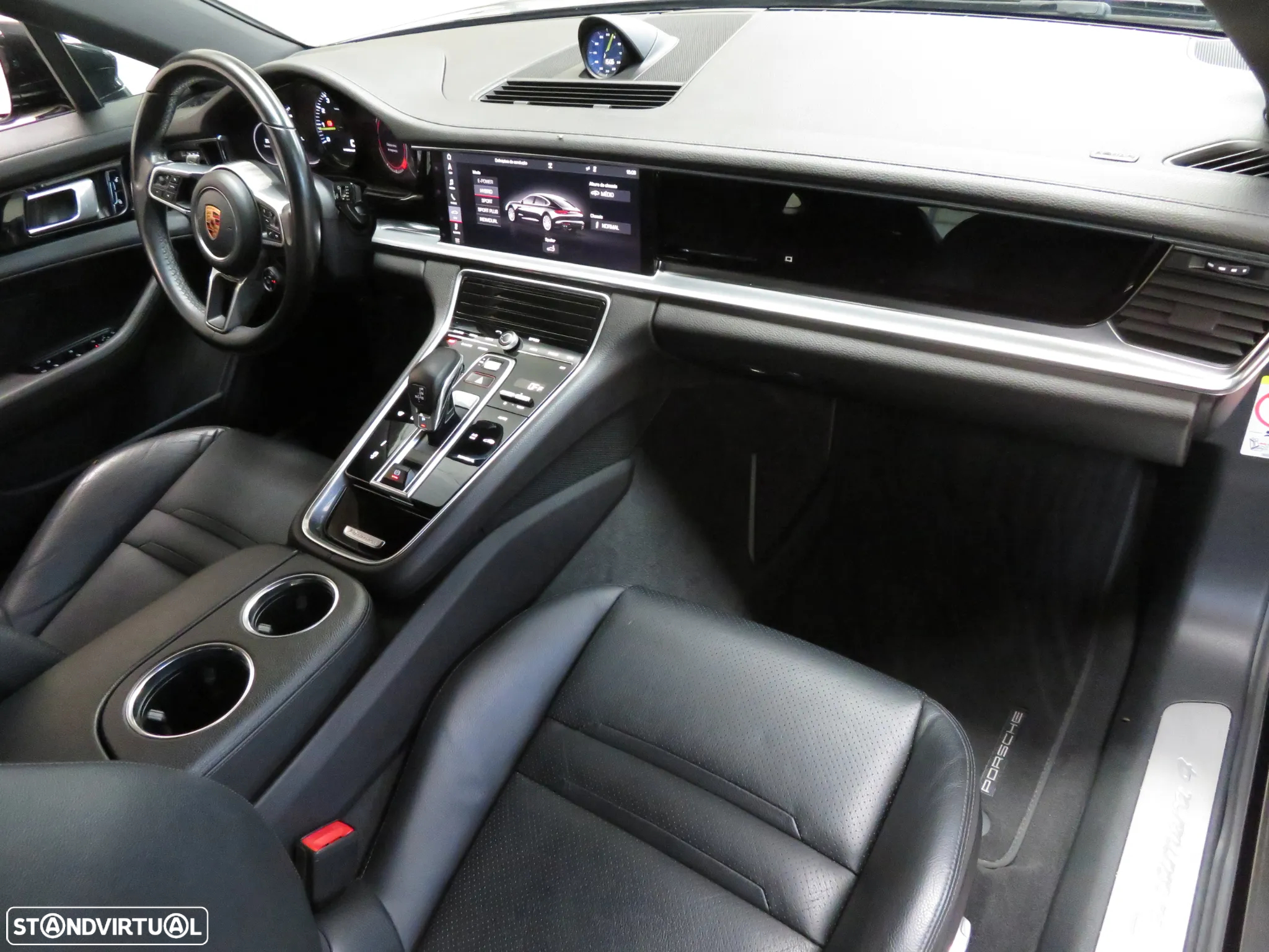 Porsche Panamera 4 E-Hybrid - 17