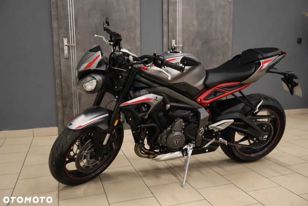 Triumph Street Triple - 23