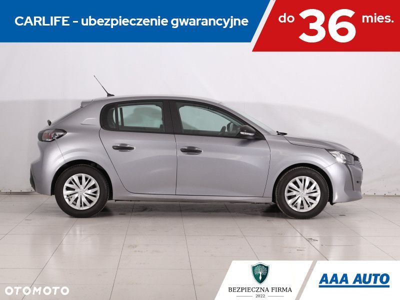 Peugeot 208 - 8