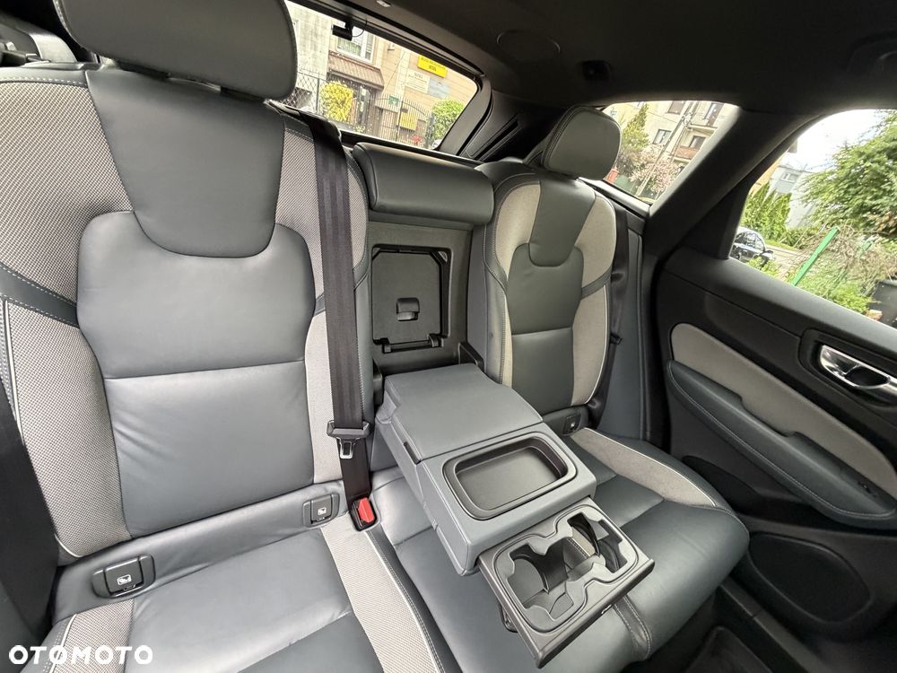 Volvo XC 60 T5 AWD R-Design - 20