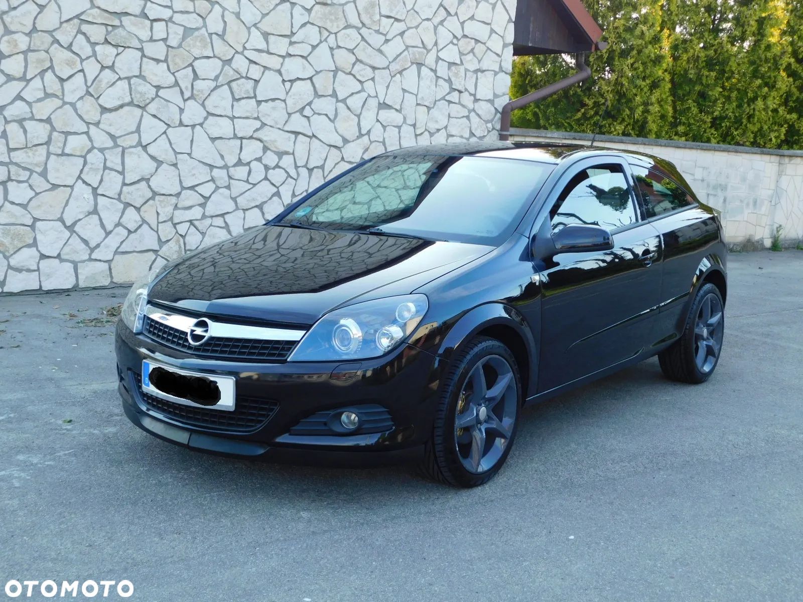 Opel Astra GTC 1.8 Cosmo - 1